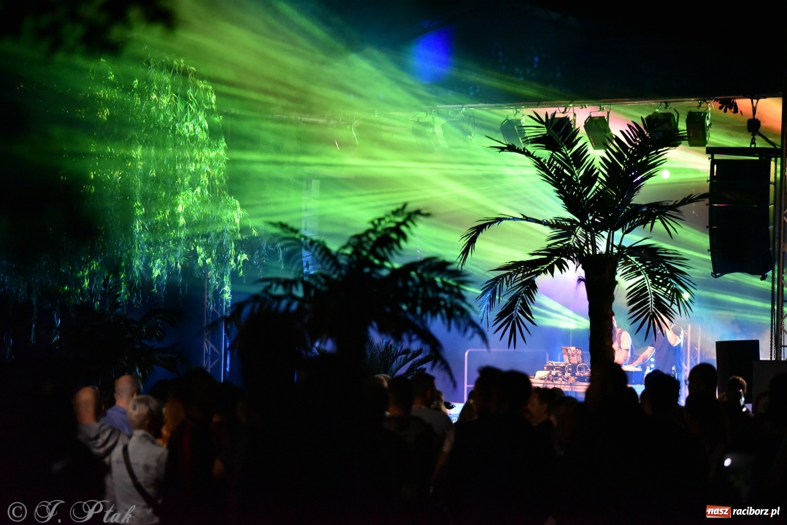 Zdjęcie w galerii na portalu naszraciborz.pl: Nad Odrą jak na Jamajce. Dni Raciborza w rytmach reggae wiadomości z regionu