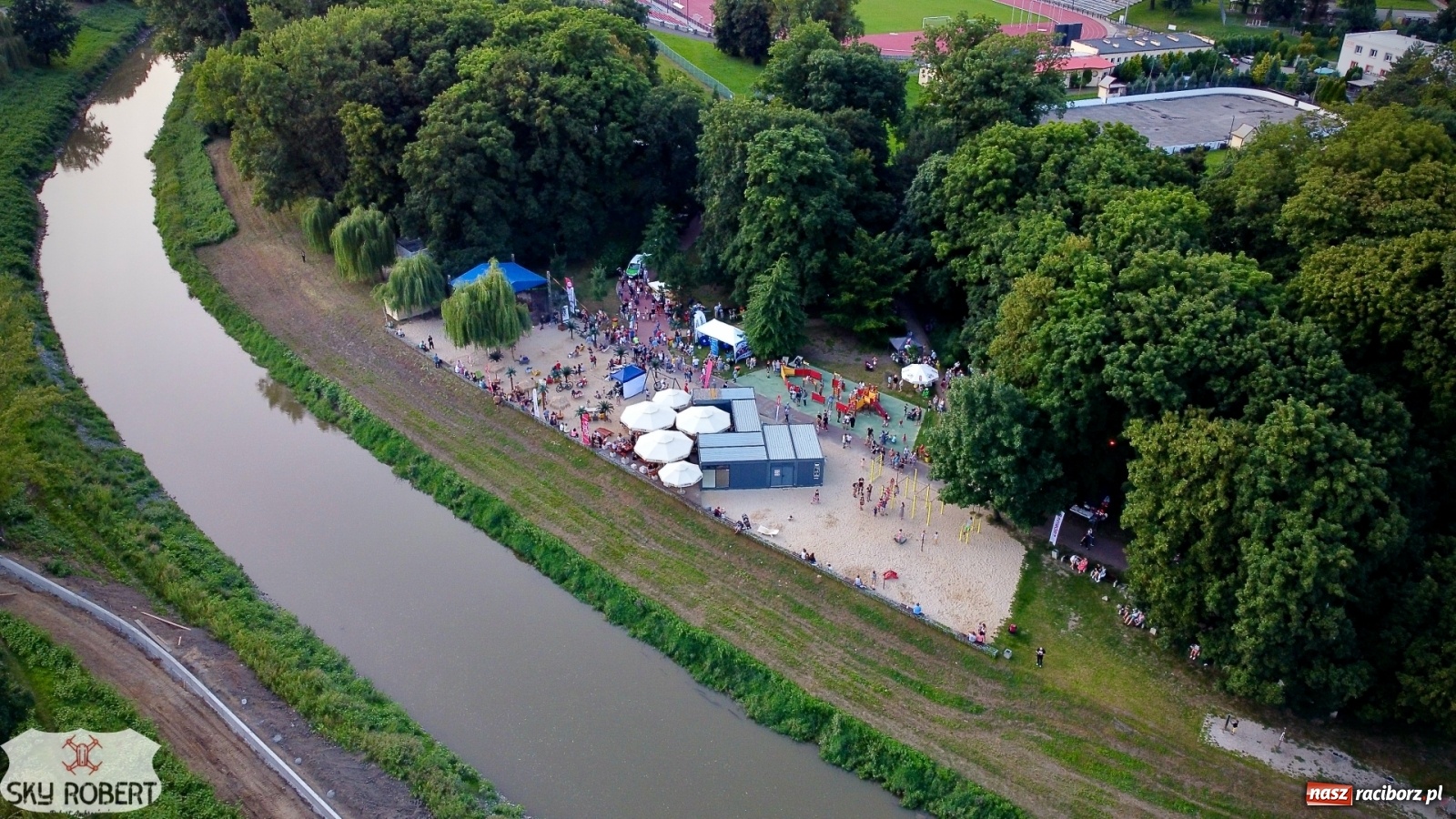Zdjęcie w galerii na portalu naszraciborz.pl: Nad Odrą jak na Jamajce. Dni Raciborza w rytmach reggae wiadomości z regionu