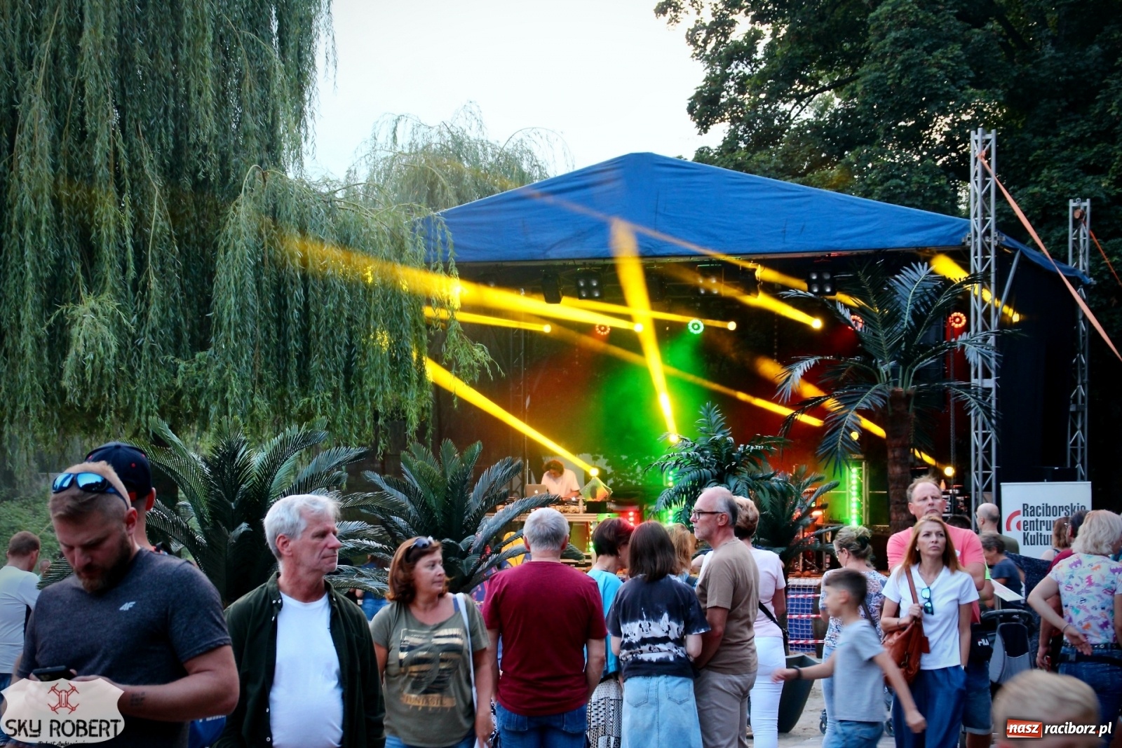 Zdjęcie w galerii na portalu naszraciborz.pl: Nad Odrą jak na Jamajce. Dni Raciborza w rytmach reggae wiadomości z regionu