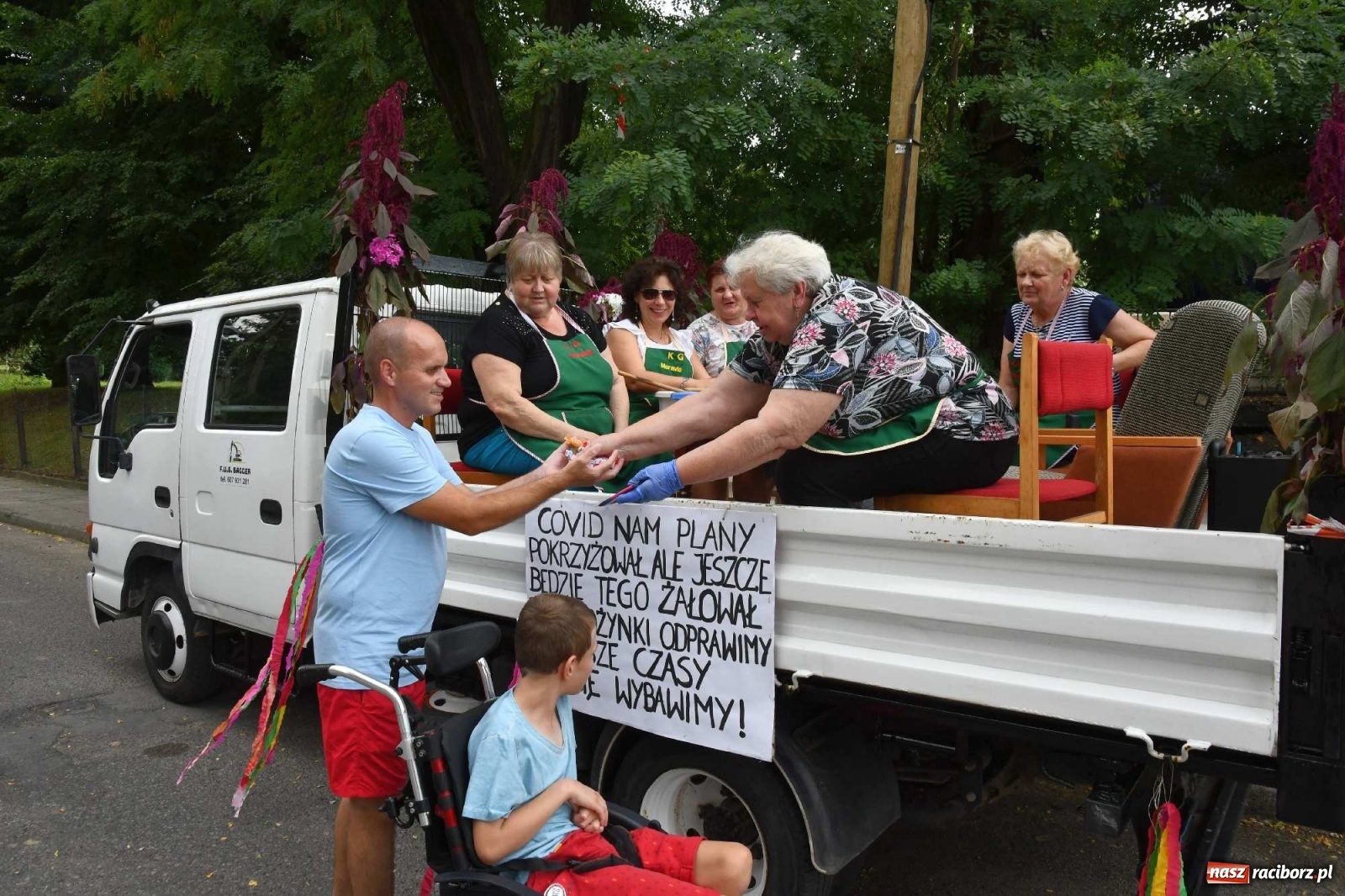 Zdjęcie w galerii na portalu naszraciborz.pl: My pandemii się nie boimy. Dożynki w Krzanowicach wiadomości z regionu