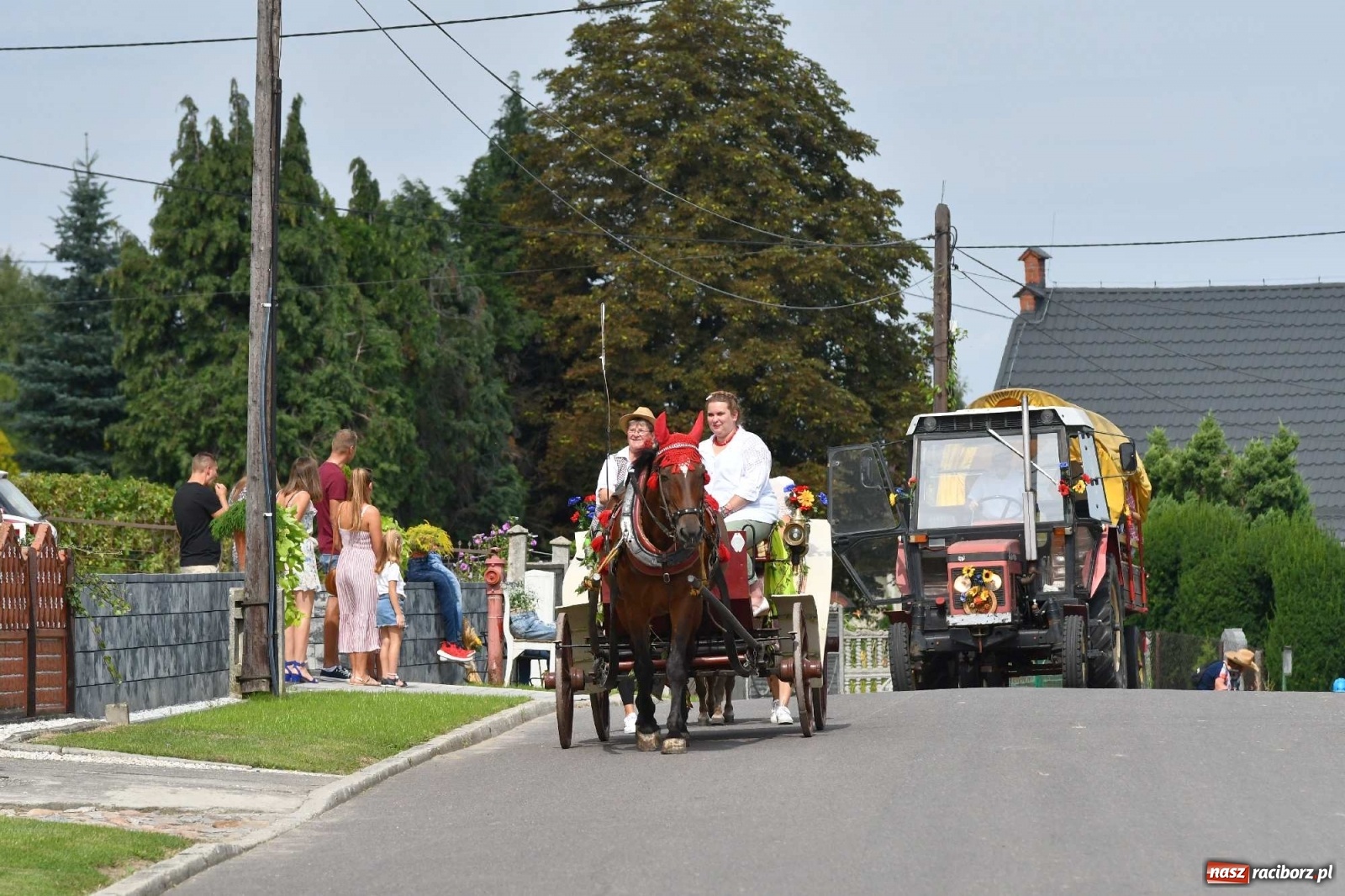 Zdjęcie w galerii na portalu naszraciborz.pl: Słoneczny patrol na dożynkach w Bolesławiu wiadomości z regionu