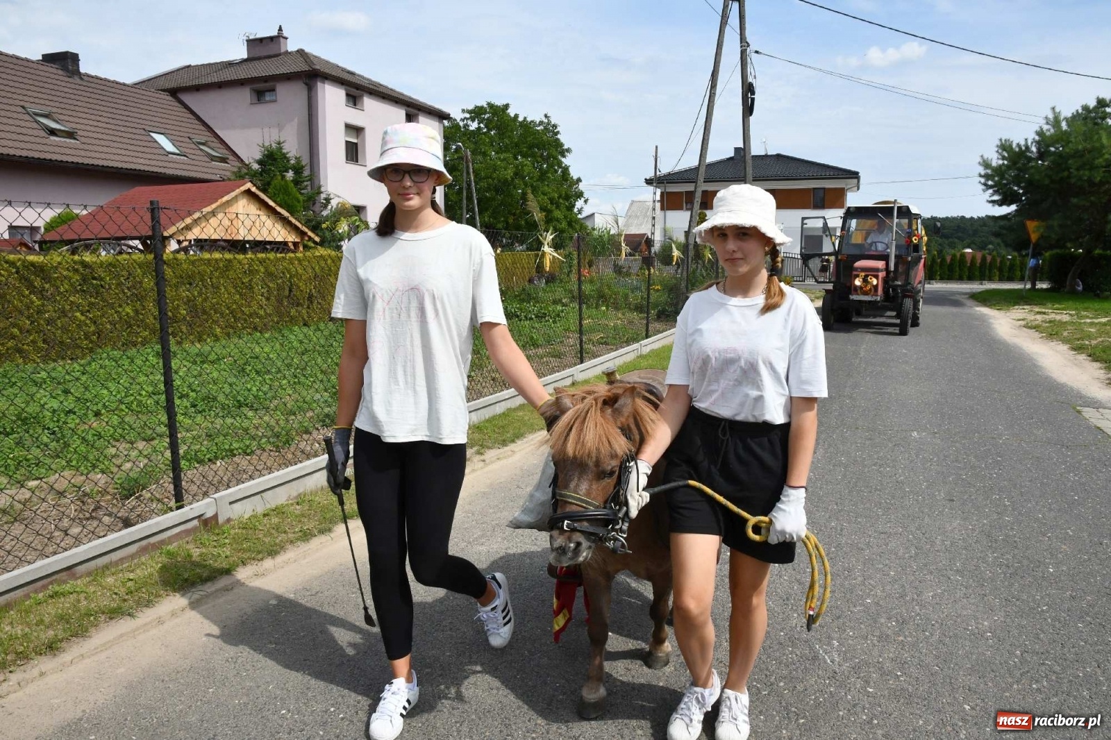 Zdjęcie w galerii na portalu naszraciborz.pl: Słoneczny patrol na dożynkach w Bolesławiu wiadomości z regionu