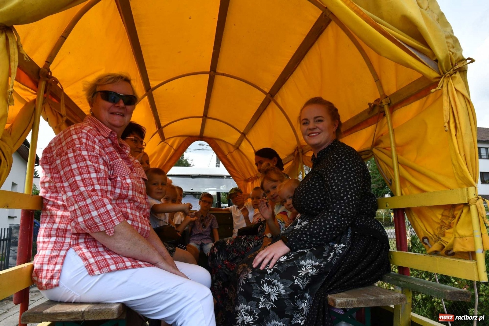 Zdjęcie w galerii na portalu naszraciborz.pl: Słoneczny patrol na dożynkach w Bolesławiu wiadomości z regionu