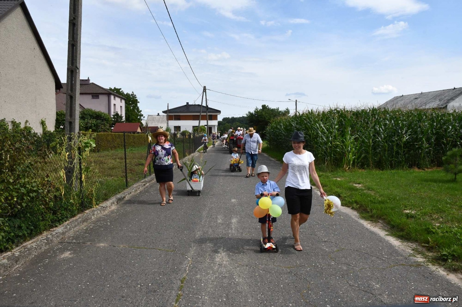 Zdjęcie w galerii na portalu naszraciborz.pl: Słoneczny patrol na dożynkach w Bolesławiu wiadomości z regionu