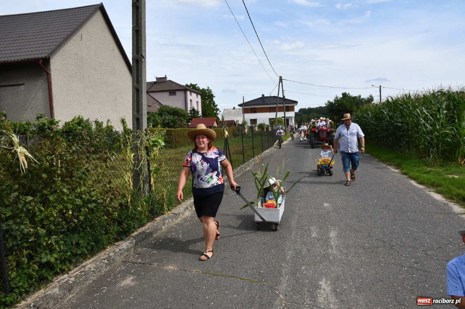 Zdjęcie w galerii na portalu naszraciborz.pl: Słoneczny patrol na dożynkach w Bolesławiu wiadomości z regionu