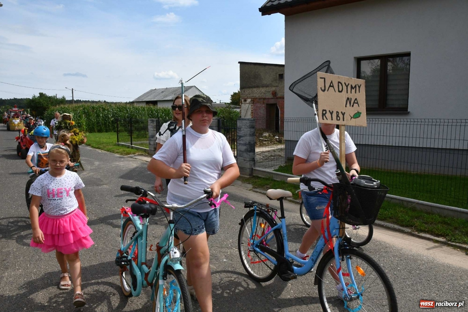 Zdjęcie w galerii na portalu naszraciborz.pl: Słoneczny patrol na dożynkach w Bolesławiu wiadomości z regionu