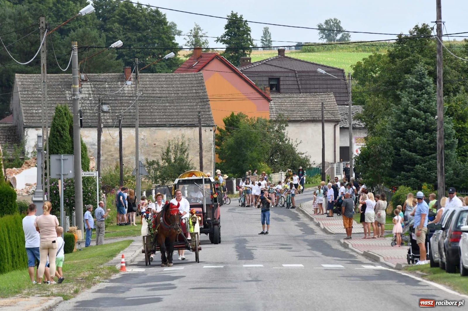 Zdjęcie w galerii na portalu naszraciborz.pl: Słoneczny patrol na dożynkach w Bolesławiu wiadomości z regionu