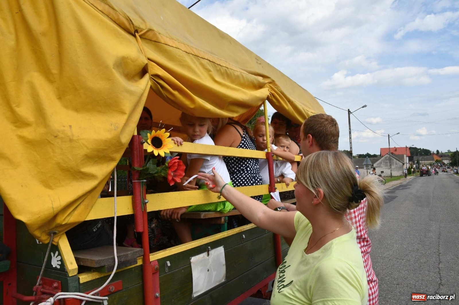 Zdjęcie w galerii na portalu naszraciborz.pl: Słoneczny patrol na dożynkach w Bolesławiu wiadomości z regionu
