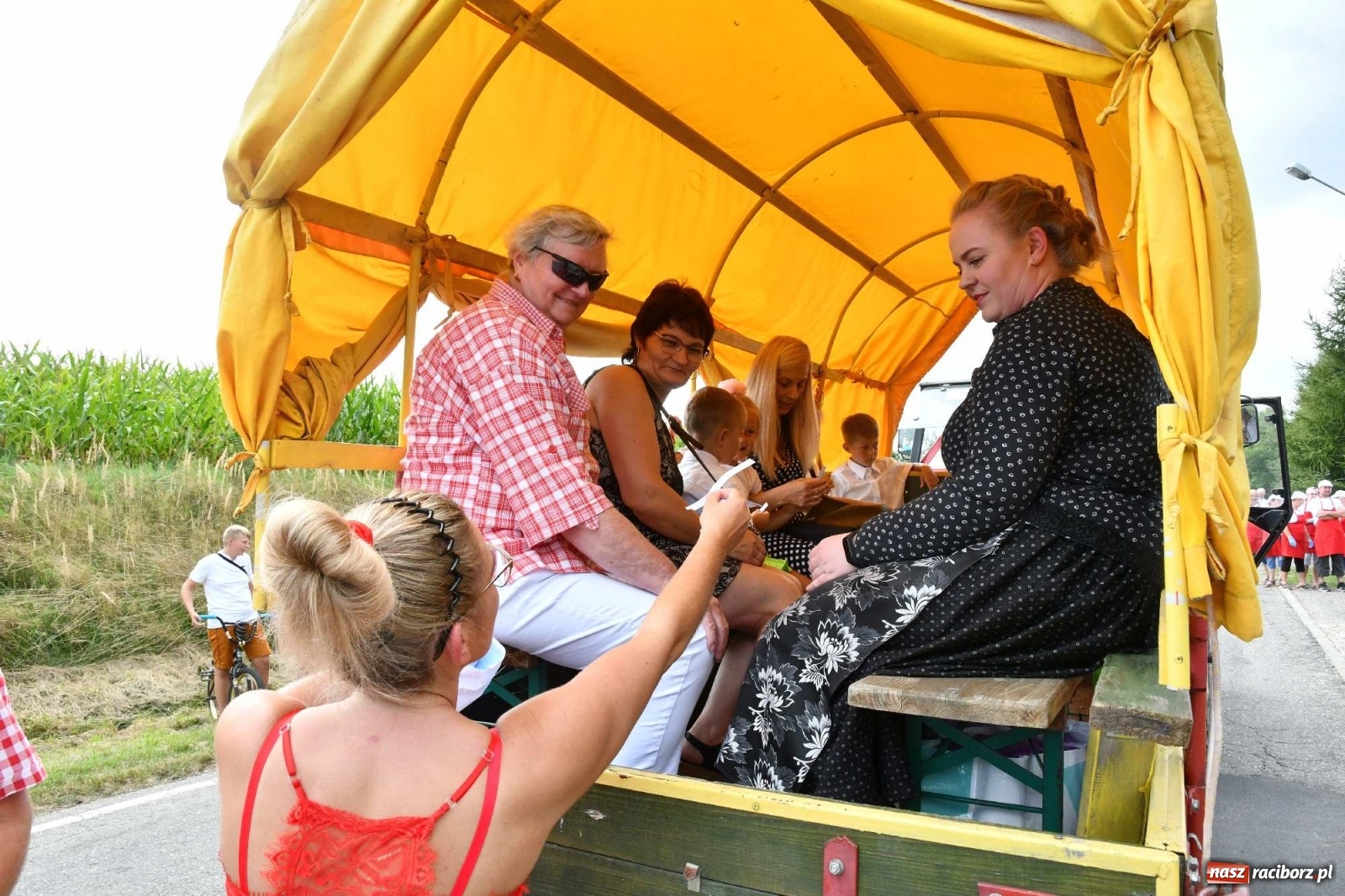 Zdjęcie w galerii na portalu naszraciborz.pl: Słoneczny patrol na dożynkach w Bolesławiu wiadomości z regionu