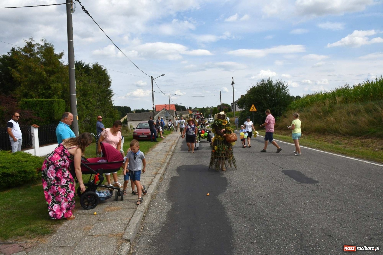 Zdjęcie w galerii na portalu naszraciborz.pl: Słoneczny patrol na dożynkach w Bolesławiu wiadomości z regionu