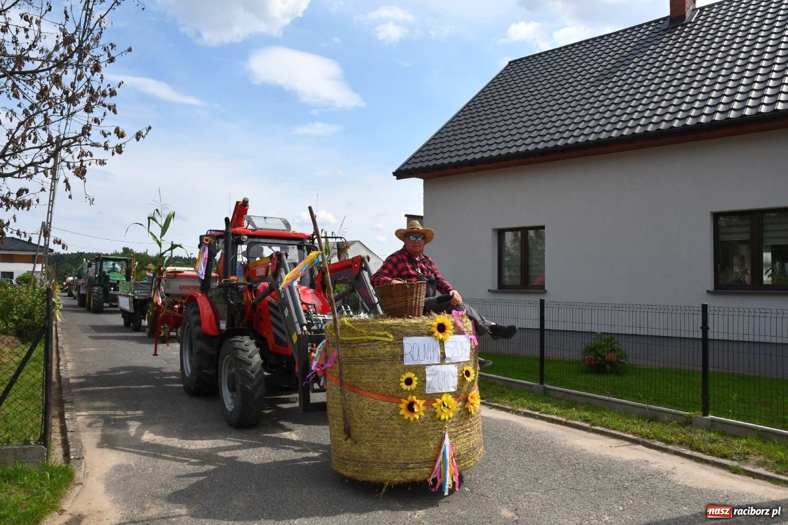 Zdjęcie w galerii na portalu naszraciborz.pl: Słoneczny patrol na dożynkach w Bolesławiu wiadomości z regionu