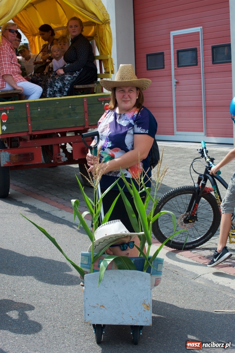 Zdjęcie w galerii na portalu naszraciborz.pl: Słoneczny patrol na dożynkach w Bolesławiu wiadomości z regionu