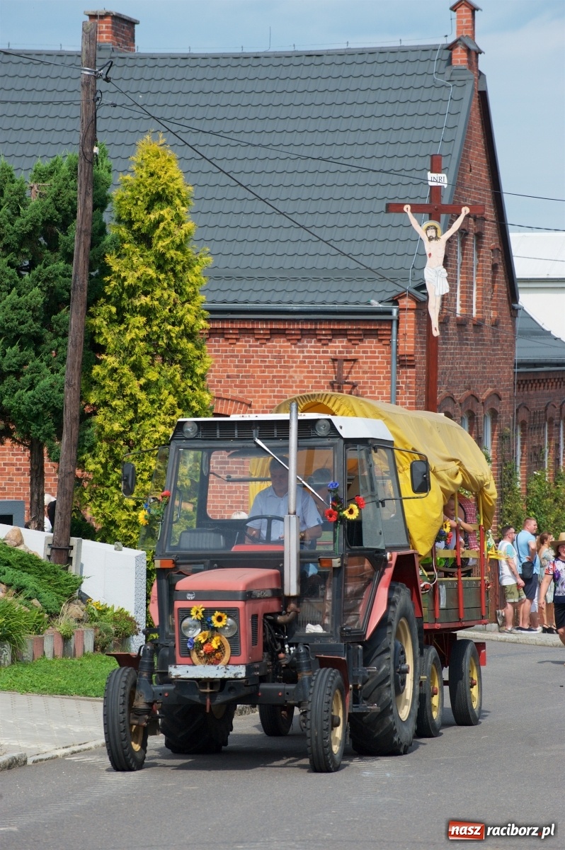 Zdjęcie w galerii na portalu naszraciborz.pl: Słoneczny patrol na dożynkach w Bolesławiu wiadomości z regionu