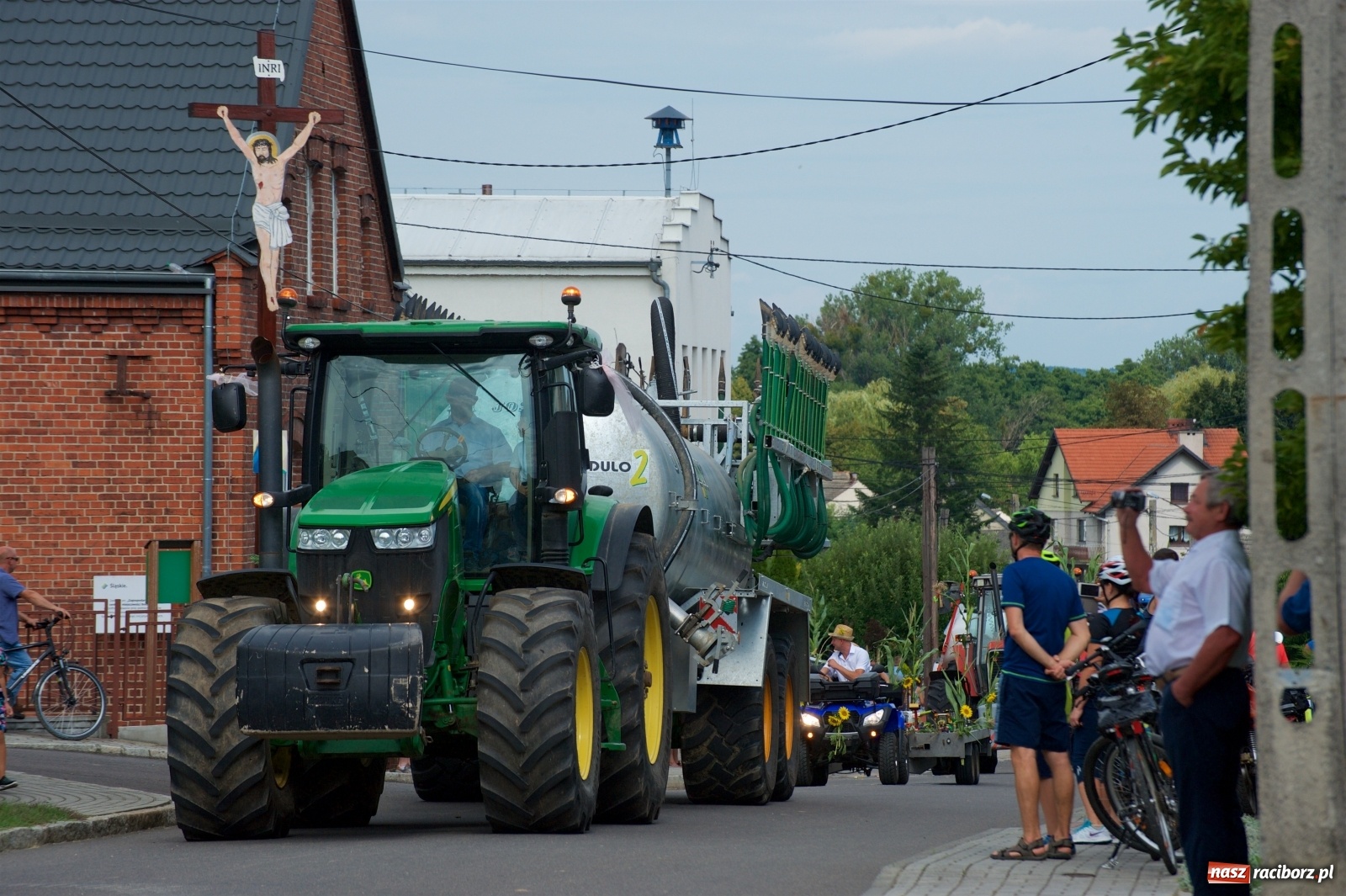 Zdjęcie w galerii na portalu naszraciborz.pl: Słoneczny patrol na dożynkach w Bolesławiu wiadomości z regionu