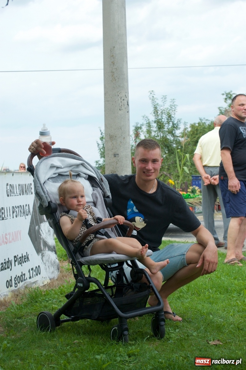 Zdjęcie w galerii na portalu naszraciborz.pl: Słoneczny patrol na dożynkach w Bolesławiu wiadomości z regionu