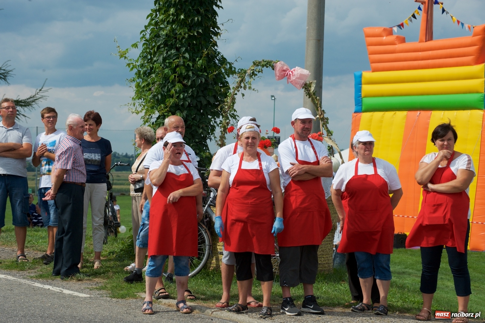 Zdjęcie w galerii na portalu naszraciborz.pl: Słoneczny patrol na dożynkach w Bolesławiu wiadomości z regionu