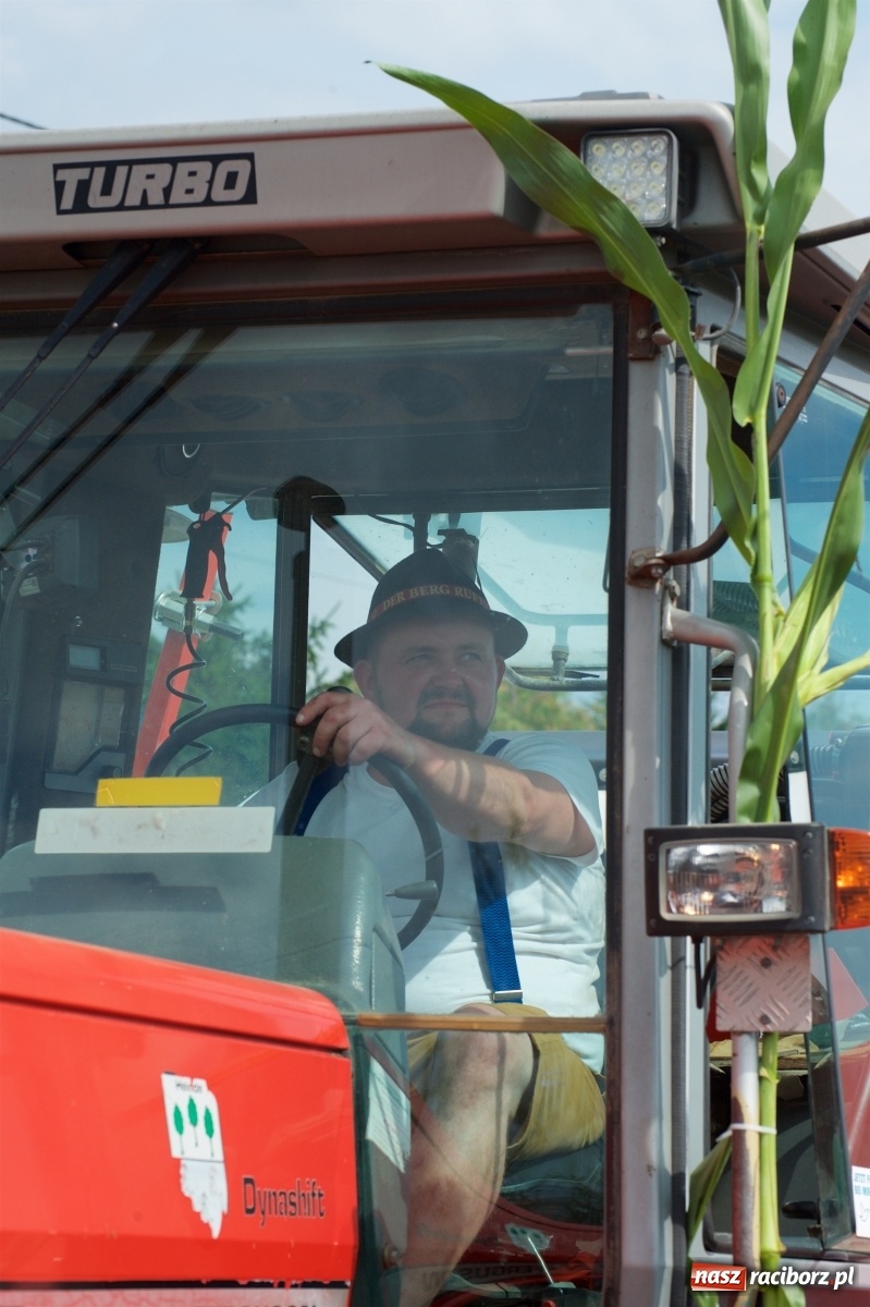Zdjęcie w galerii na portalu naszraciborz.pl: Słoneczny patrol na dożynkach w Bolesławiu wiadomości z regionu