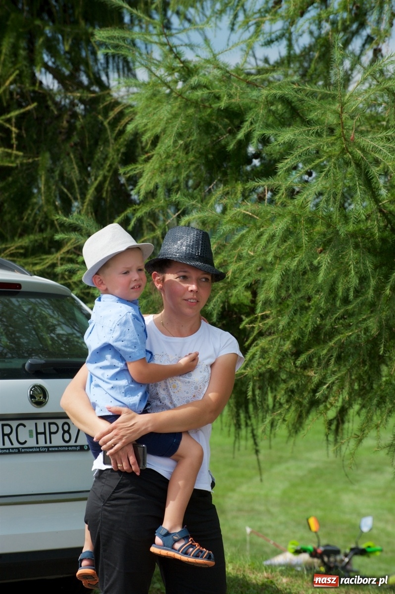 Zdjęcie w galerii na portalu naszraciborz.pl: Słoneczny patrol na dożynkach w Bolesławiu wiadomości z regionu