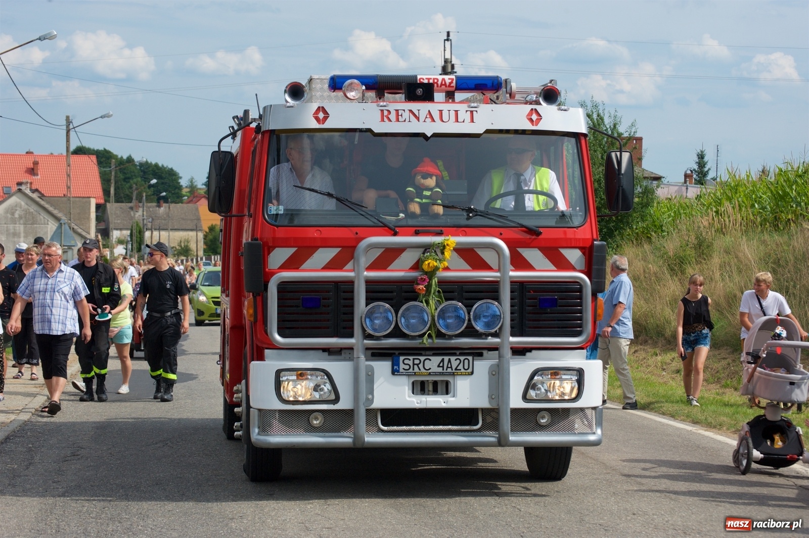 Zdjęcie w galerii na portalu naszraciborz.pl: Słoneczny patrol na dożynkach w Bolesławiu wiadomości z regionu