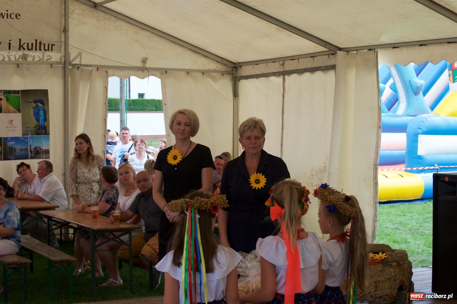 Zdjęcie w galerii na portalu naszraciborz.pl: Słoneczny patrol na dożynkach w Bolesławiu wiadomości z regionu