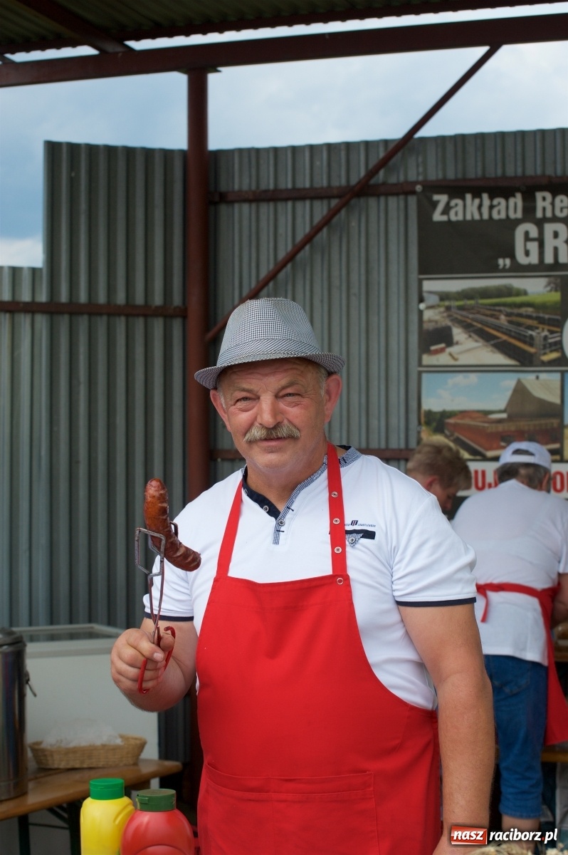 Zdjęcie w galerii na portalu naszraciborz.pl: Słoneczny patrol na dożynkach w Bolesławiu wiadomości z regionu