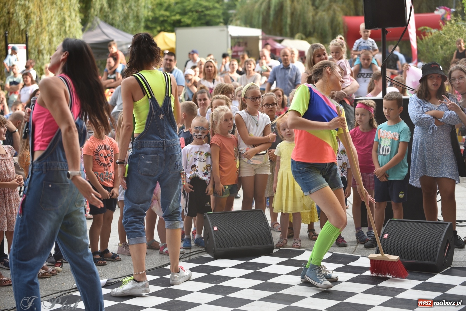 Zdjęcie w galerii na portalu naszraciborz.pl: Rodzinna niedziela na finał Dni Raciborza wiadomości z regionu