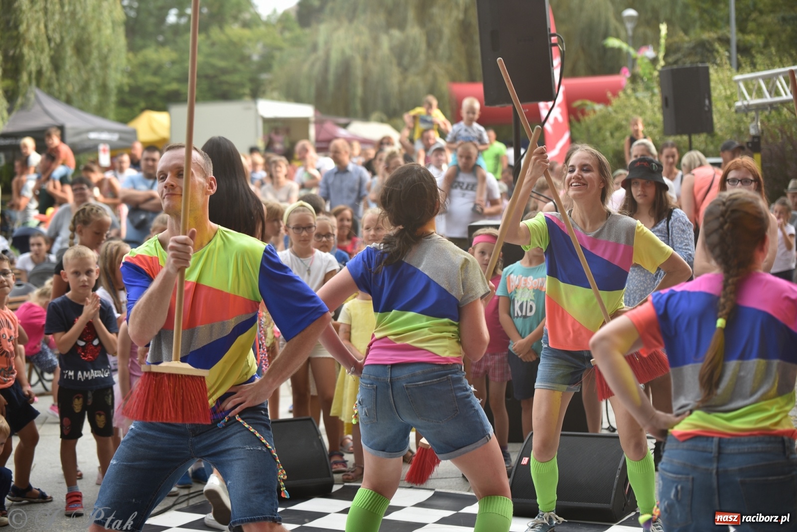 Zdjęcie w galerii na portalu naszraciborz.pl: Rodzinna niedziela na finał Dni Raciborza wiadomości z regionu