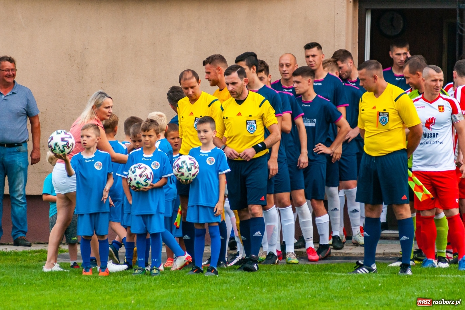 Zdjęcie w galerii na portalu naszraciborz.pl: Czerwona kartka pogrążyła Zameczek [FOTO] wiadomości z regionu