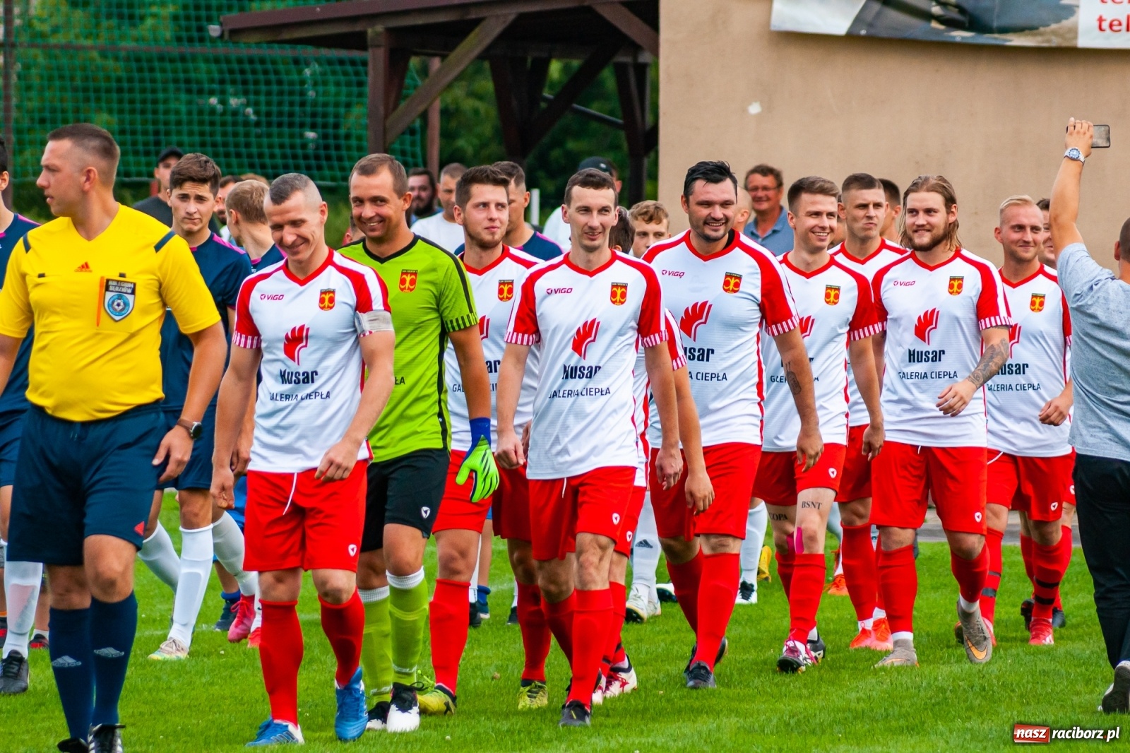 Zdjęcie w galerii na portalu naszraciborz.pl: Czerwona kartka pogrążyła Zameczek [FOTO] wiadomości z regionu