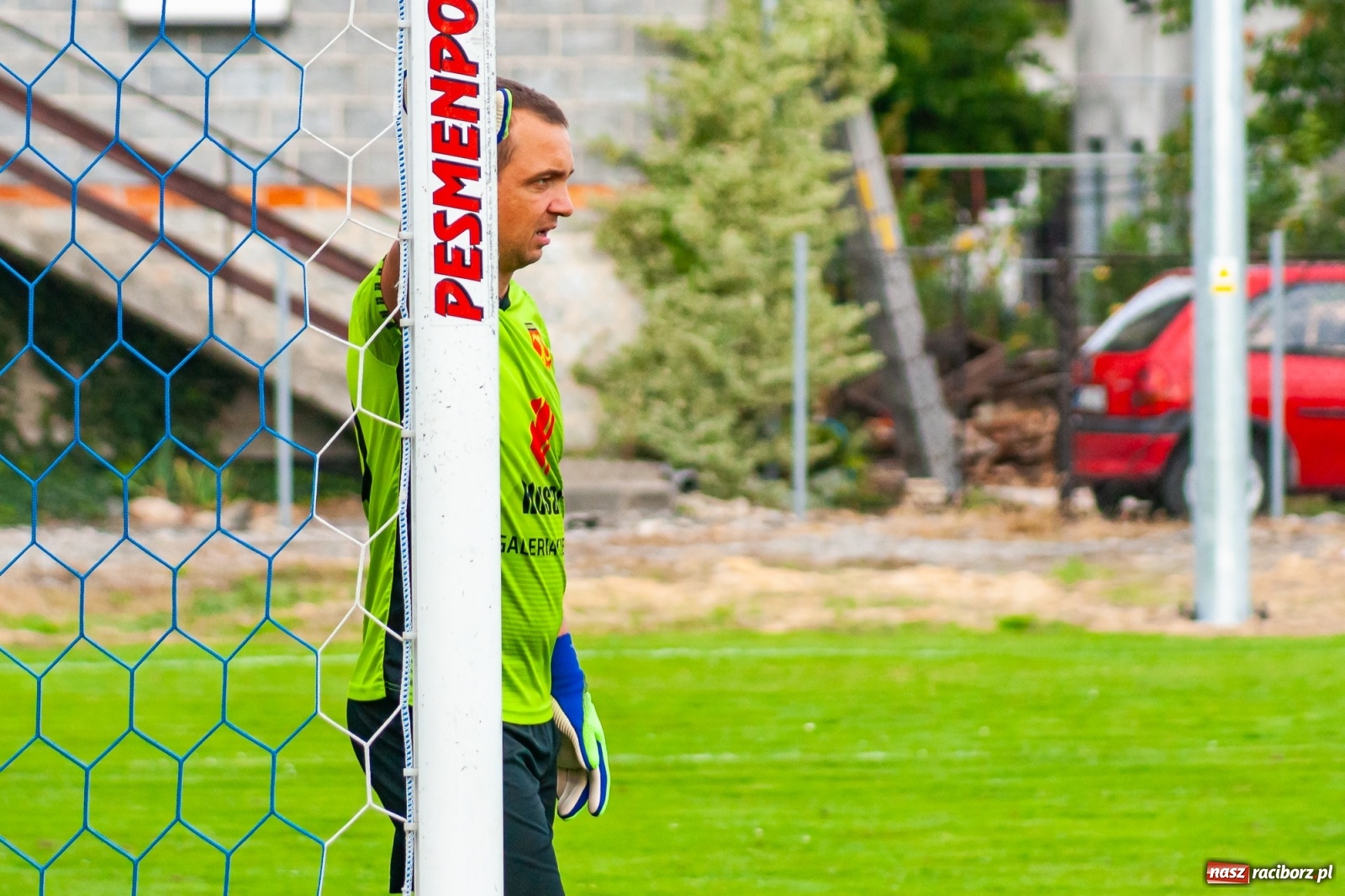 Zdjęcie w galerii na portalu naszraciborz.pl: Czerwona kartka pogrążyła Zameczek [FOTO] wiadomości z regionu
