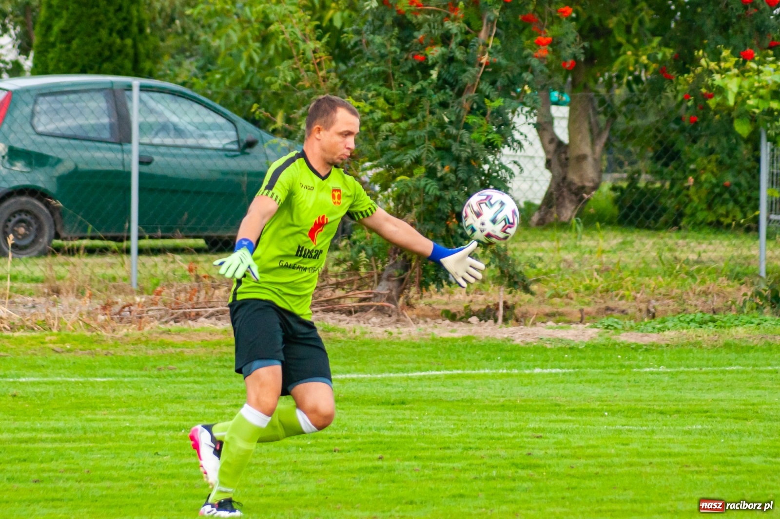 Zdjęcie w galerii na portalu naszraciborz.pl: Czerwona kartka pogrążyła Zameczek [FOTO] wiadomości z regionu