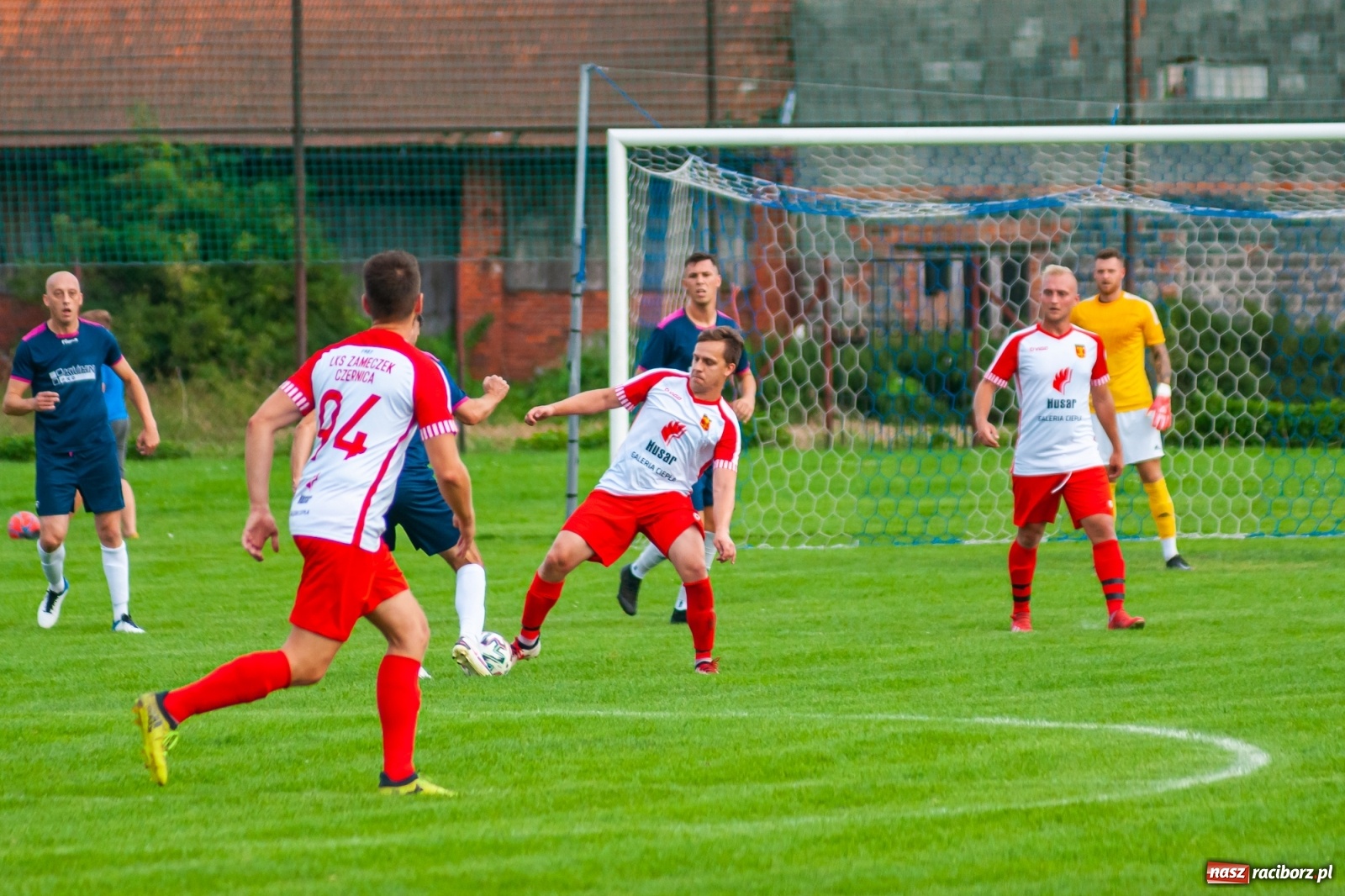 Zdjęcie w galerii na portalu naszraciborz.pl: Czerwona kartka pogrążyła Zameczek [FOTO] wiadomości z regionu