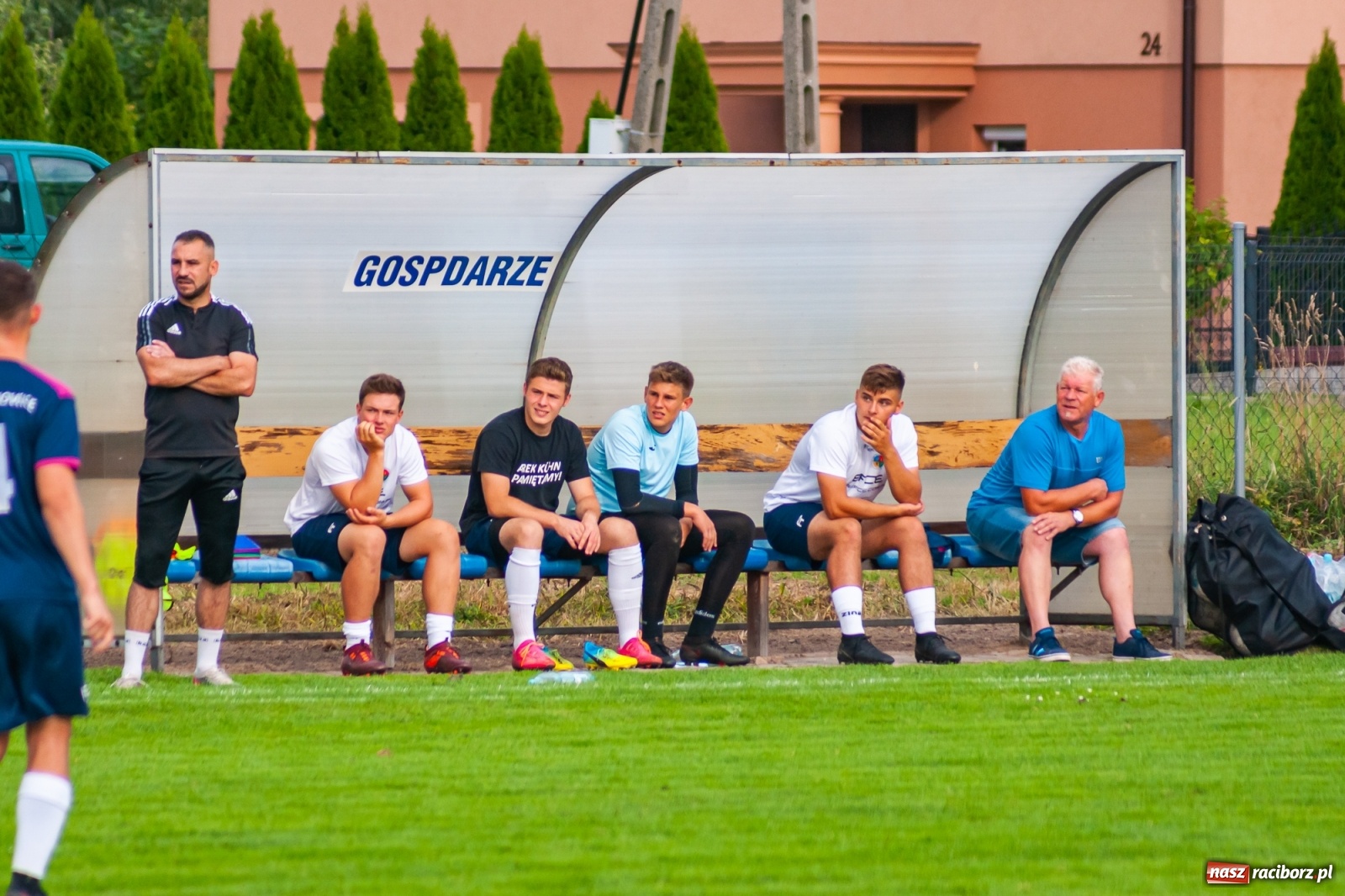 Zdjęcie w galerii na portalu naszraciborz.pl: Czerwona kartka pogrążyła Zameczek [FOTO] wiadomości z regionu