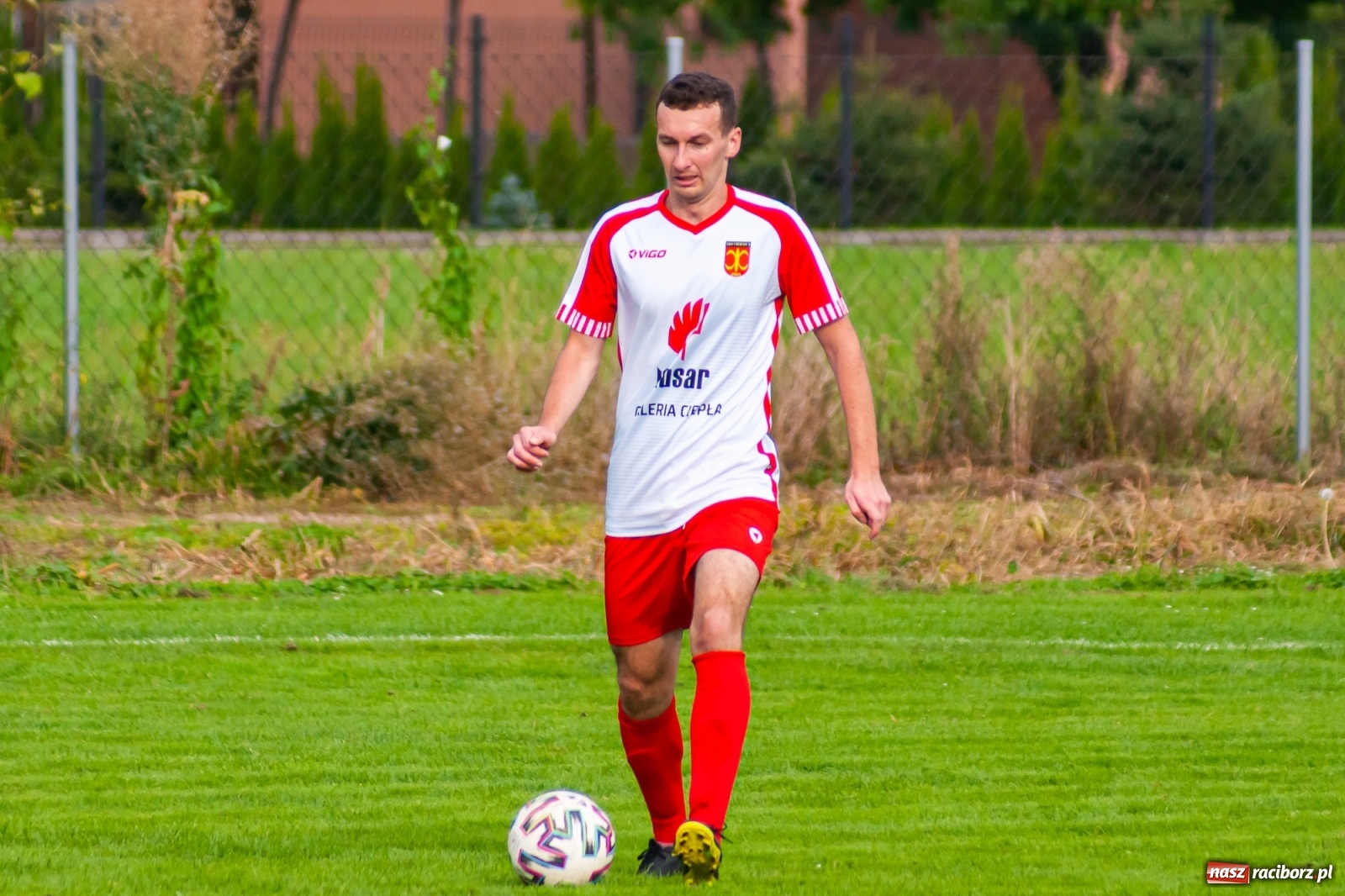 Zdjęcie w galerii na portalu naszraciborz.pl: Czerwona kartka pogrążyła Zameczek [FOTO] wiadomości z regionu