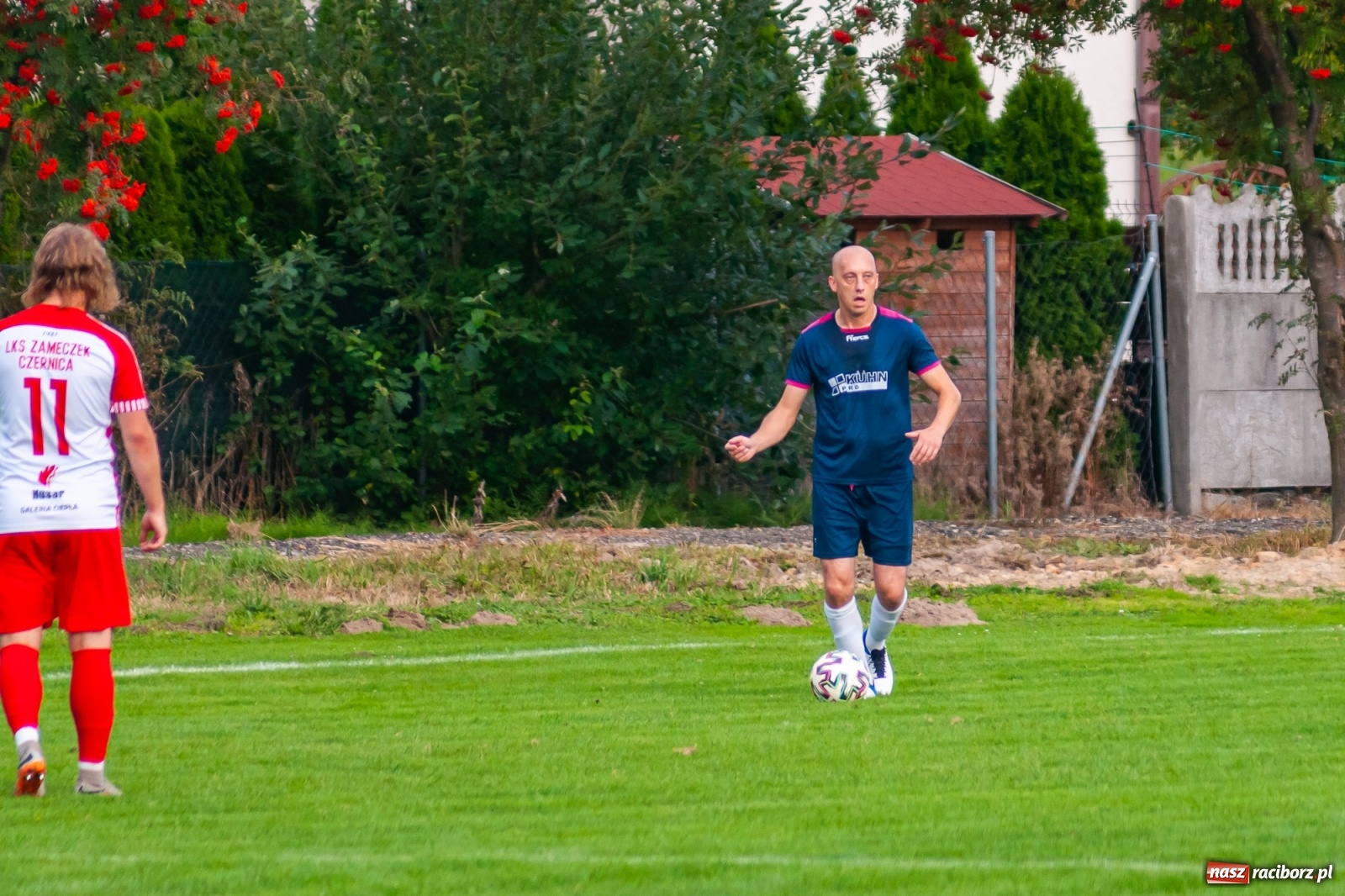 Zdjęcie w galerii na portalu naszraciborz.pl: Czerwona kartka pogrążyła Zameczek [FOTO] wiadomości z regionu