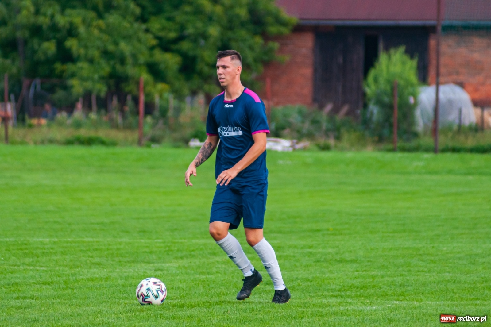 Zdjęcie w galerii na portalu naszraciborz.pl: Czerwona kartka pogrążyła Zameczek [FOTO] wiadomości z regionu