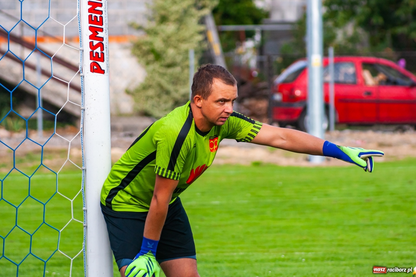 Zdjęcie w galerii na portalu naszraciborz.pl: Czerwona kartka pogrążyła Zameczek [FOTO] wiadomości z regionu