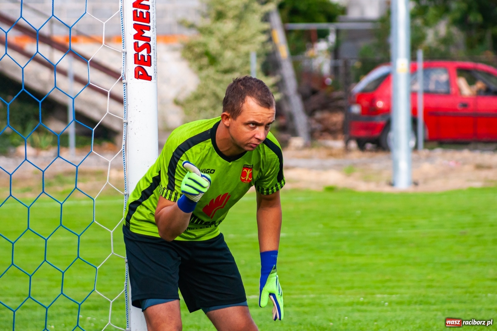 Zdjęcie w galerii na portalu naszraciborz.pl: Czerwona kartka pogrążyła Zameczek [FOTO] wiadomości z regionu