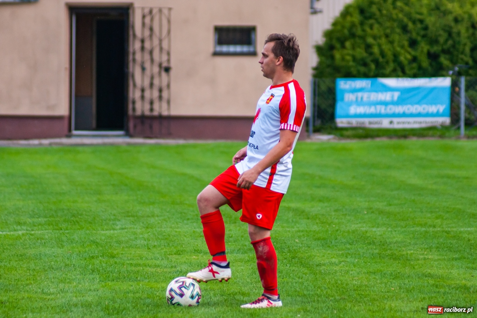 Zdjęcie w galerii na portalu naszraciborz.pl: Czerwona kartka pogrążyła Zameczek [FOTO] wiadomości z regionu