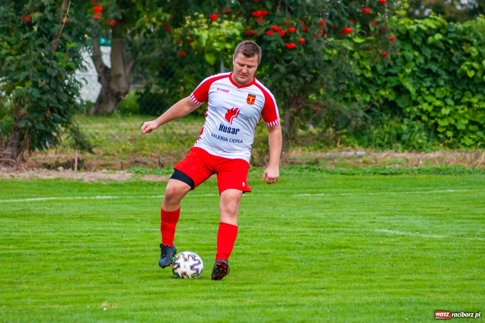 Zdjęcie w galerii na portalu naszraciborz.pl: Czerwona kartka pogrążyła Zameczek [FOTO] wiadomości z regionu