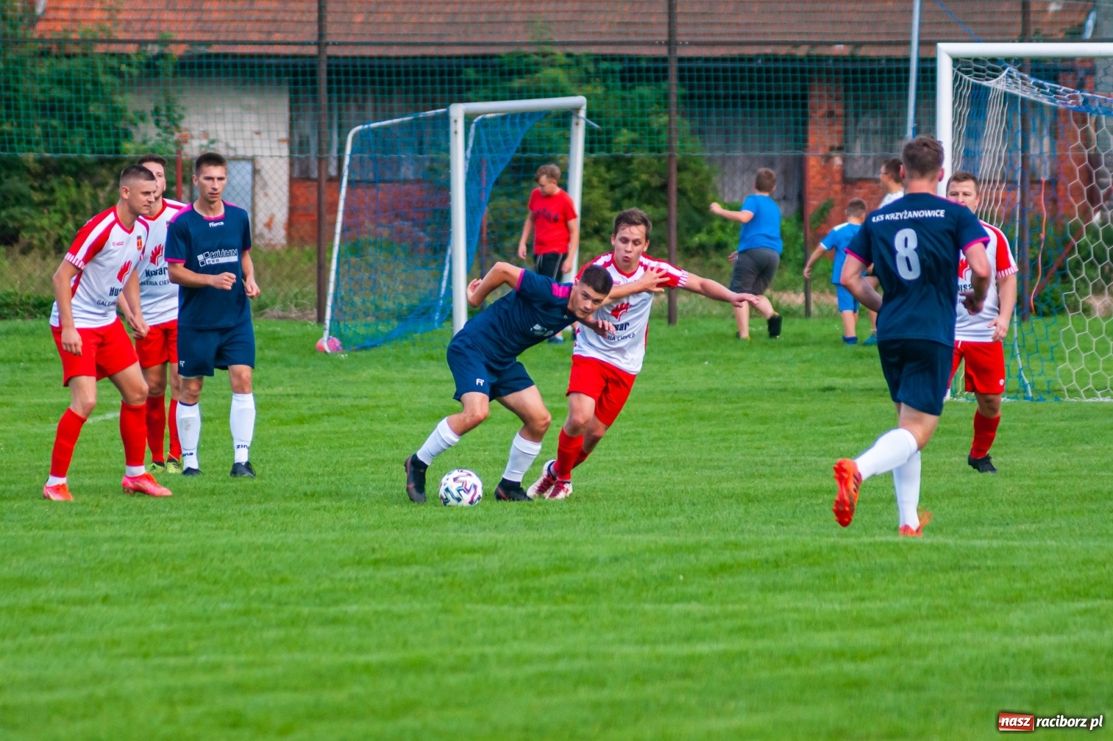 Zdjęcie w galerii na portalu naszraciborz.pl: Czerwona kartka pogrążyła Zameczek [FOTO] wiadomości z regionu