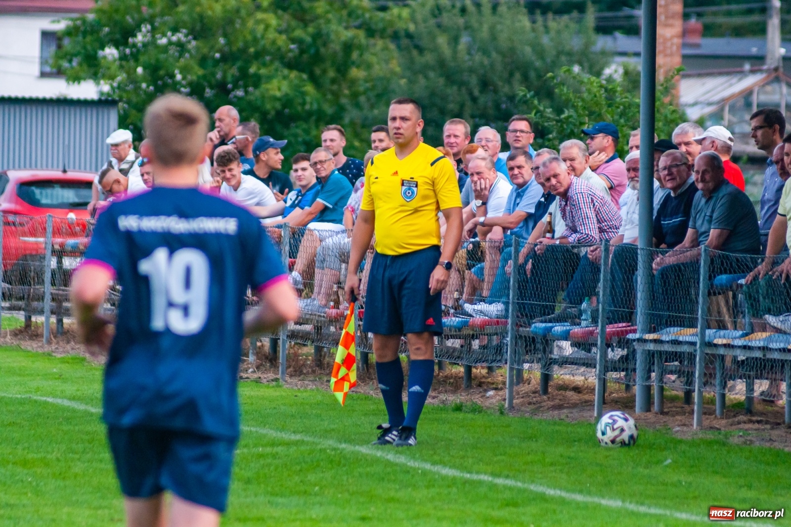 Zdjęcie w galerii na portalu naszraciborz.pl: Czerwona kartka pogrążyła Zameczek [FOTO] wiadomości z regionu
