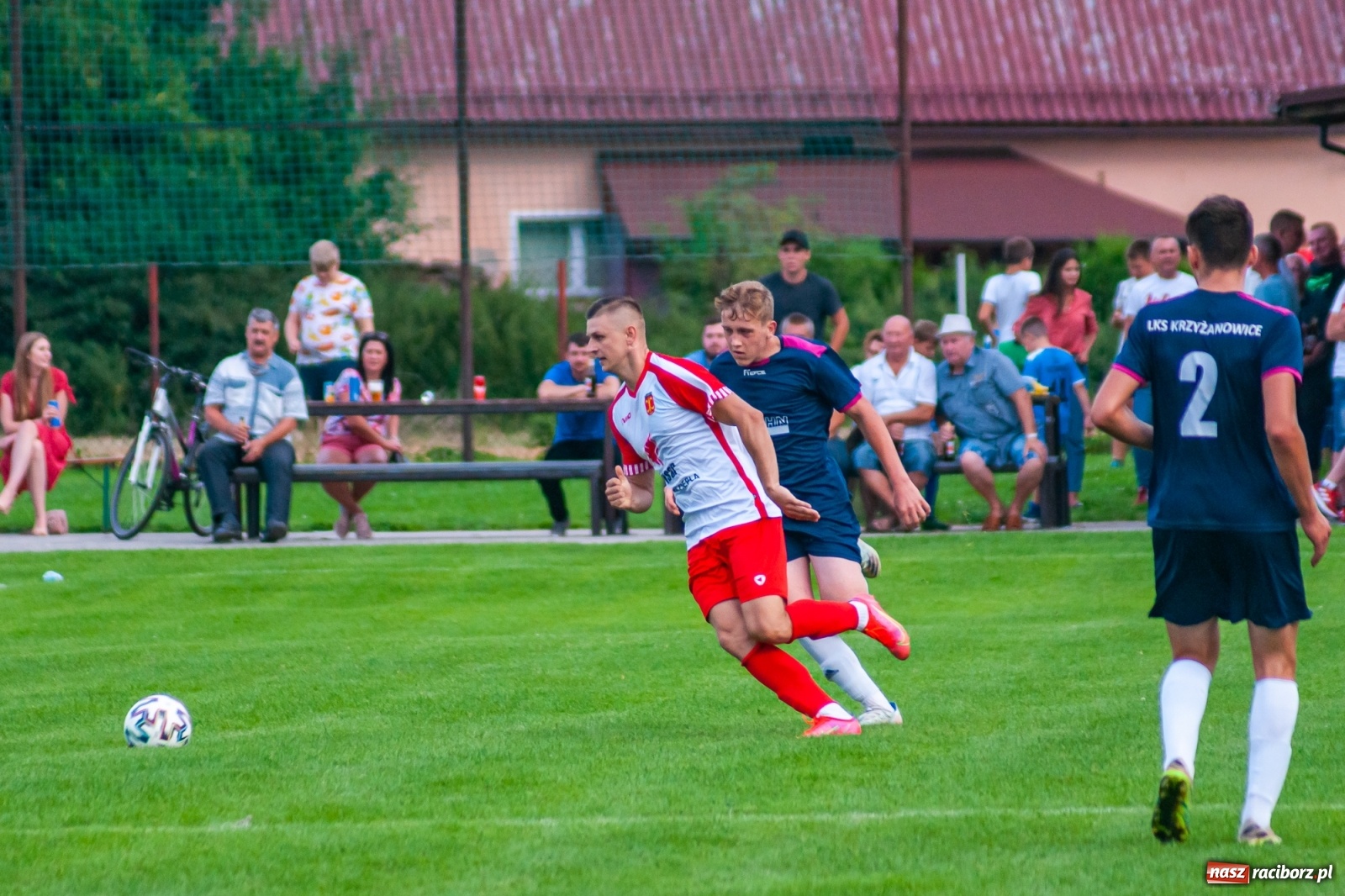 Zdjęcie w galerii na portalu naszraciborz.pl: Czerwona kartka pogrążyła Zameczek [FOTO] wiadomości z regionu