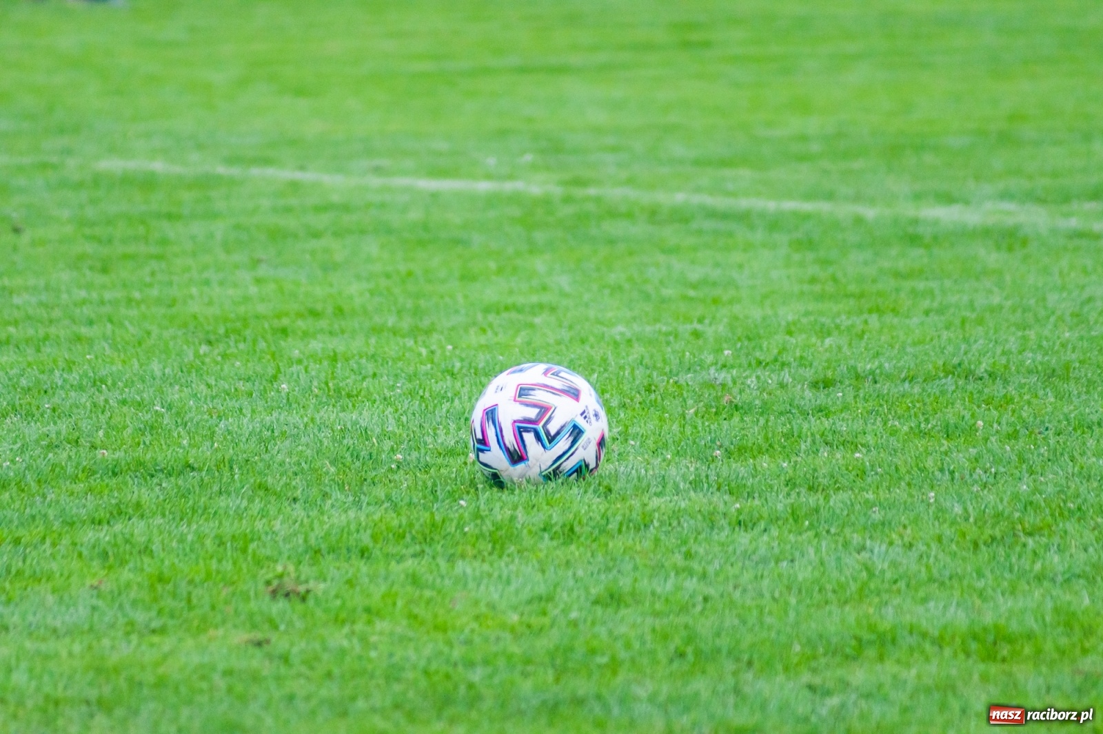 Zdjęcie w galerii na portalu naszraciborz.pl: Czerwona kartka pogrążyła Zameczek [FOTO] wiadomości z regionu