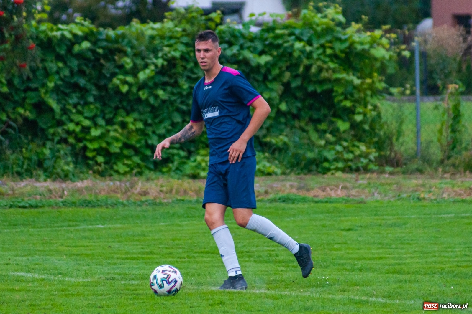 Zdjęcie w galerii na portalu naszraciborz.pl: Czerwona kartka pogrążyła Zameczek [FOTO] wiadomości z regionu