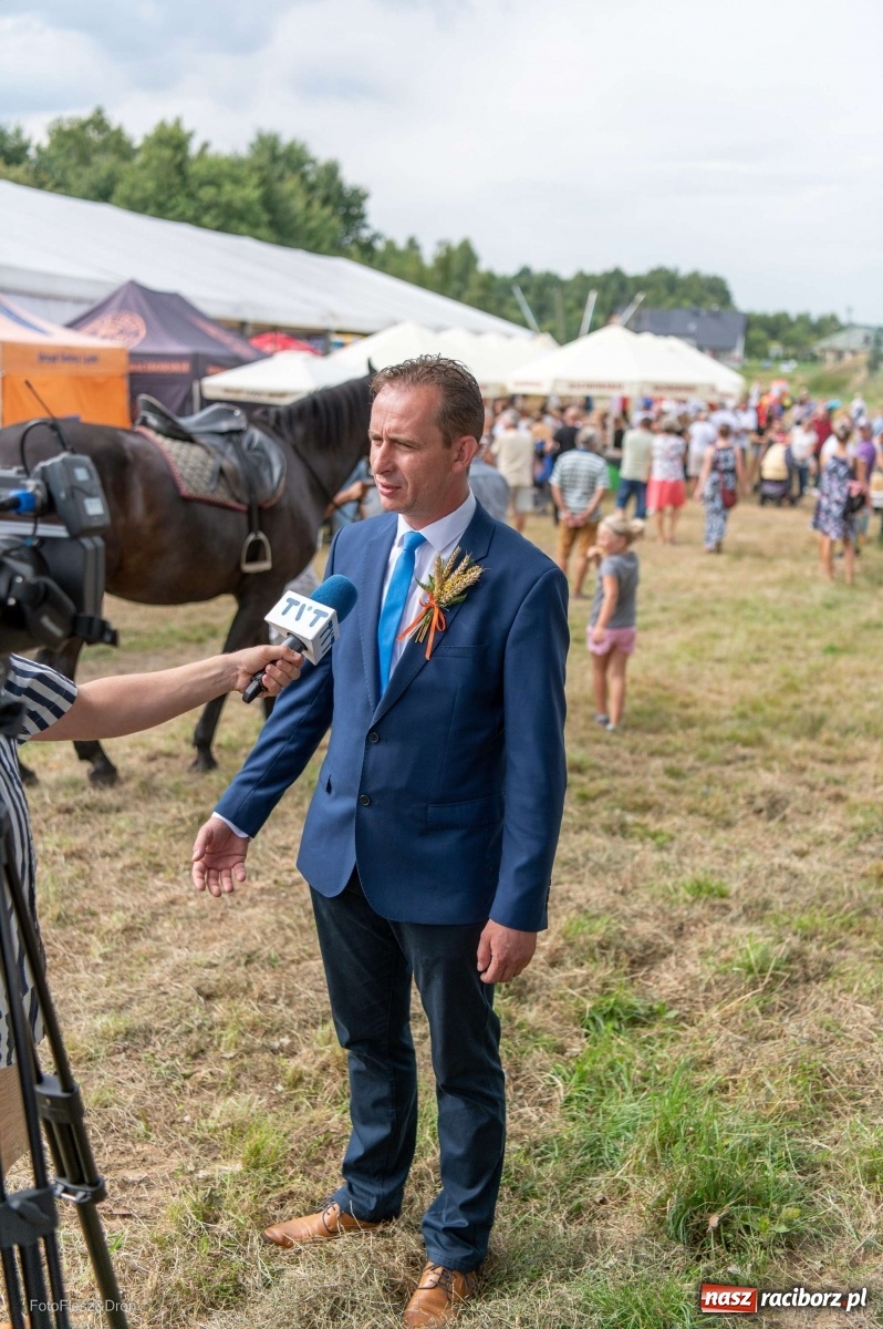 Zdjęcie w galerii na portalu naszraciborz.pl: Przez Raszczyce przeszedł barwny korowód wiadomości z regionu