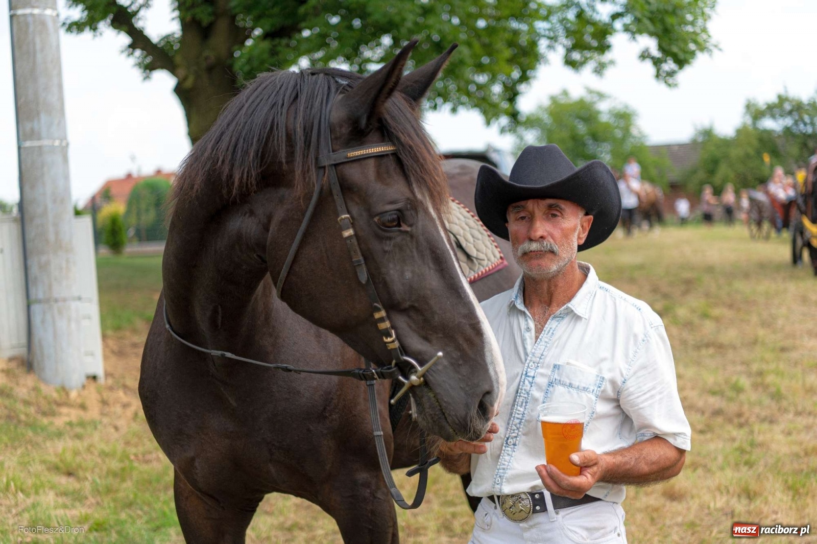 Zdjęcie w galerii na portalu naszraciborz.pl: Przez Raszczyce przeszedł barwny korowód wiadomości z regionu