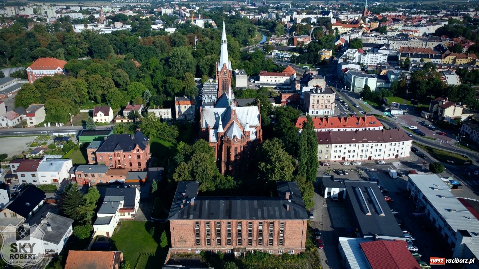Zdjęcie w galerii na portalu naszraciborz.pl: Racibórz - straszydła miejskie [FOTO z drona] wiadomości z regionu