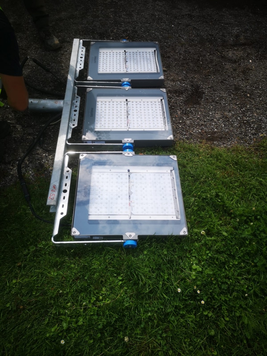 Zdjęcie w galerii na portalu naszraciborz.pl: Klub z Krzyżanowic ma nowe oświetlenie boiska wiadomości z regionu