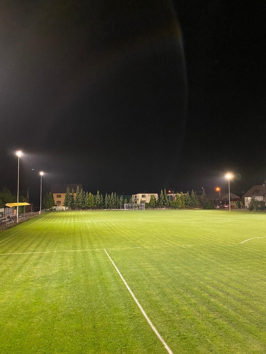 Zdjęcie w galerii na portalu naszraciborz.pl: Klub z Krzyżanowic ma nowe oświetlenie boiska wiadomości z regionu